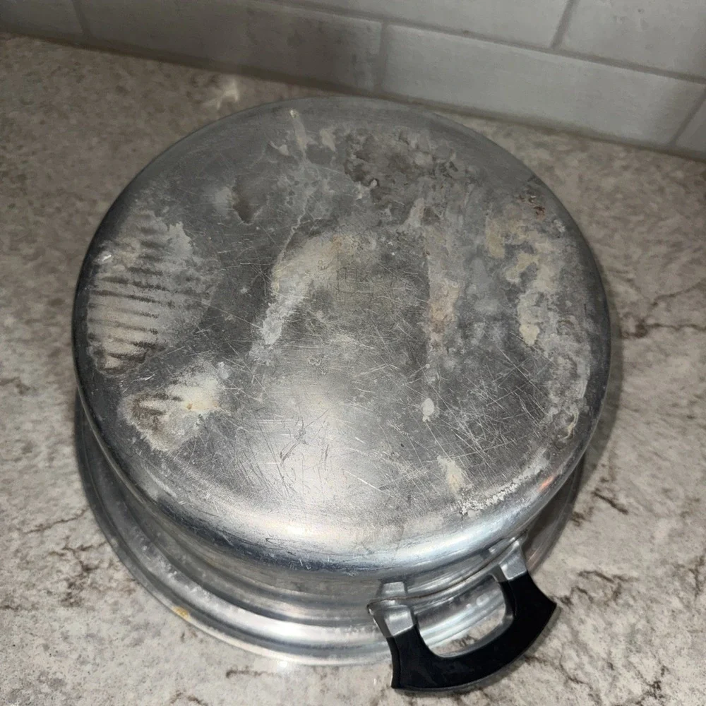 Vintage Wear Ever 4 Quart Aluminum Stock Pot Dutch oven Pan #804 Sturdy Handles